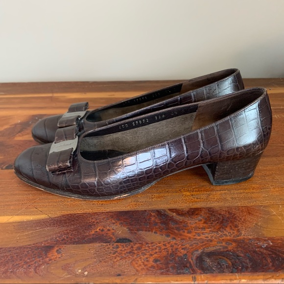 Salvatore Ferragamo Brown Croc Vara Bow Pumps - Picture 7 of 9